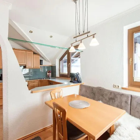 Garni Flori Holiday home *